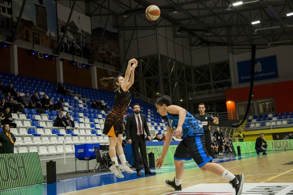 KUPA E KOSOVËS-FEMRAT